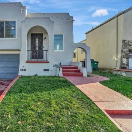 Buy this 3 bed house on 2040 101st Avenue in Oakland, CA 94621