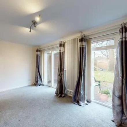 Image 2 - Otley Old Road, Leeds, LS16 7RU, United Kingdom - Townhouse for rent