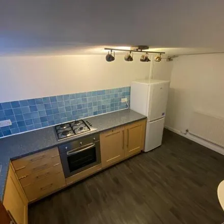 Rent this studio apartment on Beechwood Grove in Leeds, LS4 2LT