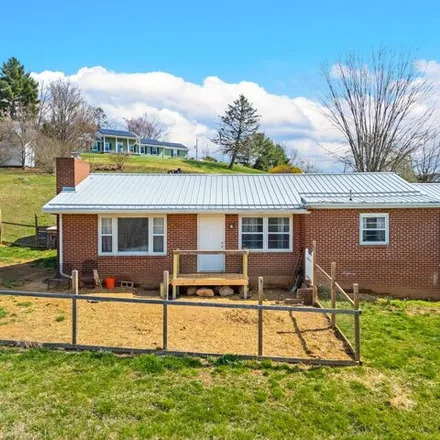 Buy this 3 bed house on 205 Smith Street in Pembroke, Giles County