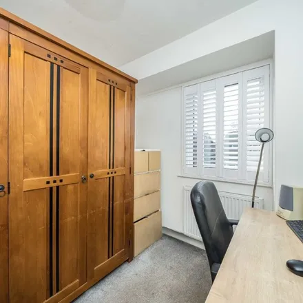 Rent this 4 bed apartment on Morland Close in London, TW12 3YX