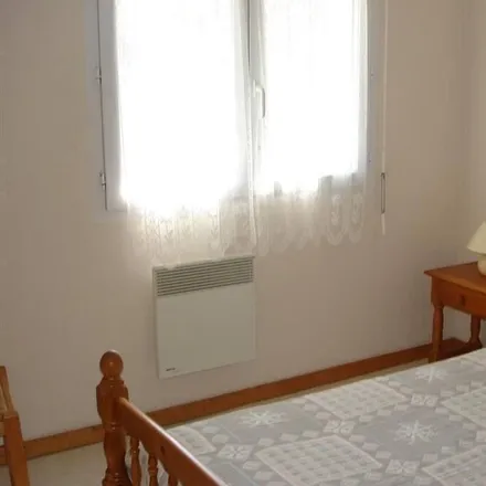 Rent this 1 bed apartment on 33380 Mios