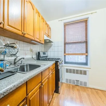 Image 5 - 3346 92nd St Apt 2m, Jackson Heights, New York, 11372 - Apartment for sale