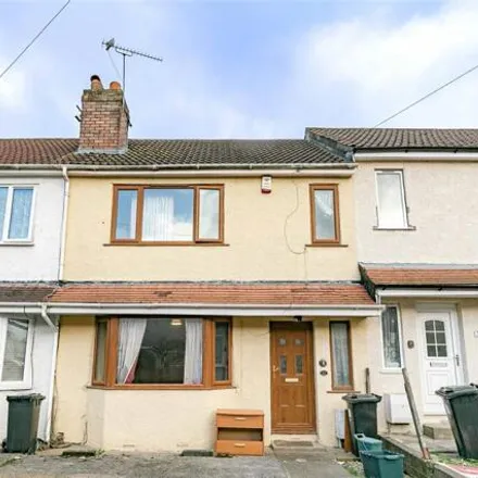 Rent this 3 bed townhouse on 35 Eighth Avenue in Filton, BS7 0QS