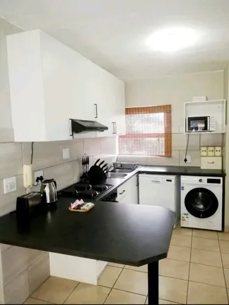 Image 6 - unnamed road, Paulshof, Sandton, 2151, South Africa - Apartment for rent