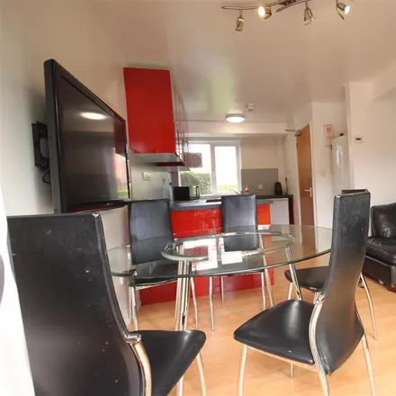 Image 5 - Water Mill Close, Metchley, B29 6SU, United Kingdom - Townhouse for rent