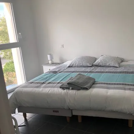 Rent this 2 bed apartment on 85680 La Guérinière