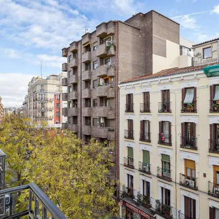 Image 9 - Calle del Castillo, 24, 28010 Madrid, Spain - Apartment for rent