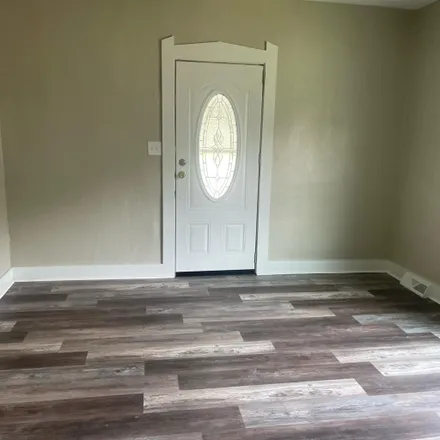 Rent this 1 bed room on 100 Peachtree Street in Elizabethtown, KY 42701