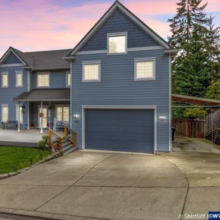 Buy this 6 bed house on 969 South 67th Street in Springfield, OR 97478