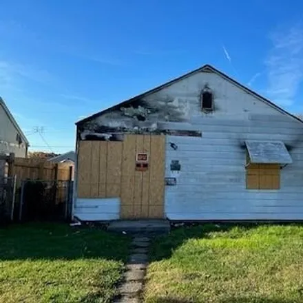 Buy this 2 bed house on 2024 Bellefontaine Avenue in Dayton, OH 45404