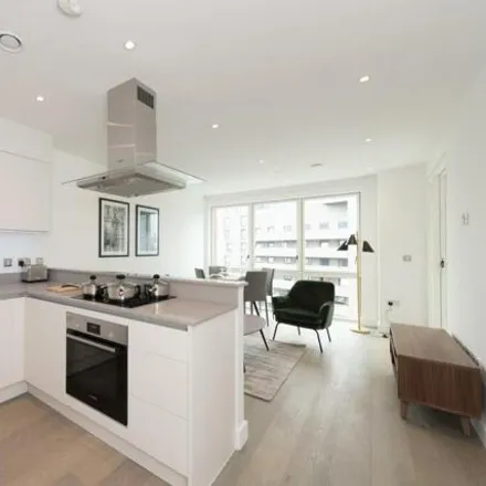 Rent this 1 bed room on 261 Poplar High Street in Canary Wharf, London