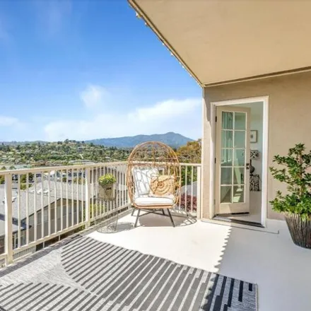 Image 3 - 194 Janet Way, Bel Aire, Tiburon, CA 94920, USA - Condo for sale