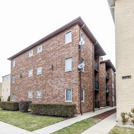 Buy this 2 bed condo on 6625 North Northwest Highway in Chicago, IL 60631