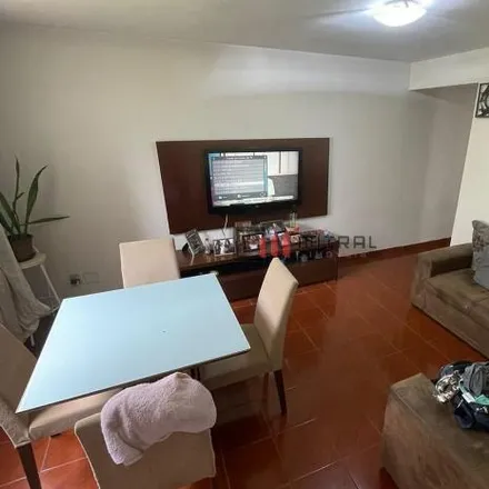 Buy this 3 bed apartment on Avenida Arthur Thomas in Champagnat, Londrina - PR