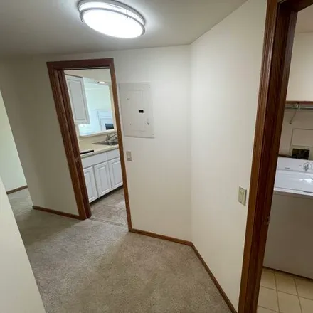 Image 3 - 402 N Eau Claire Ave, Unit 302 - Apartment for rent