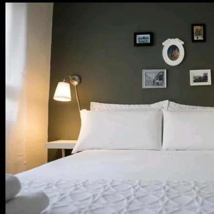 Rent this 3 bed apartment on Rua de Brito Capelo 14 in 4250-504 Porto, Portugal
