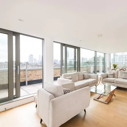 Rent this 3 bed apartment on Marylee Way in London, SE11 6UA