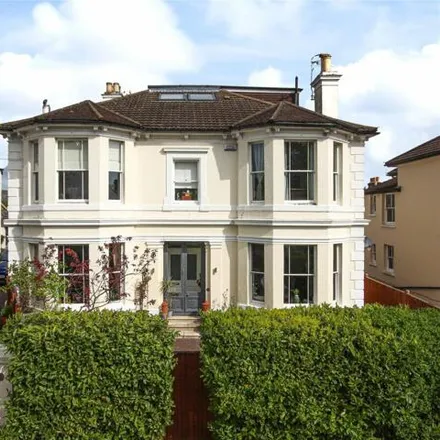 Image 1 - Queens Road, Royal Tunbridge Wells, TN4 9JU, United Kingdom - House for sale