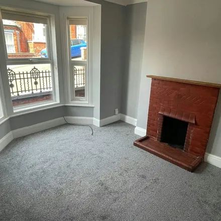 Image 5 - Horton Street, Lincoln, LN2 5NG, United Kingdom - Townhouse for rent