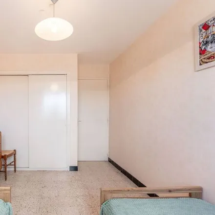 Image 5 - Rue du Languedoc, 11100 Narbonne, France - Apartment for rent