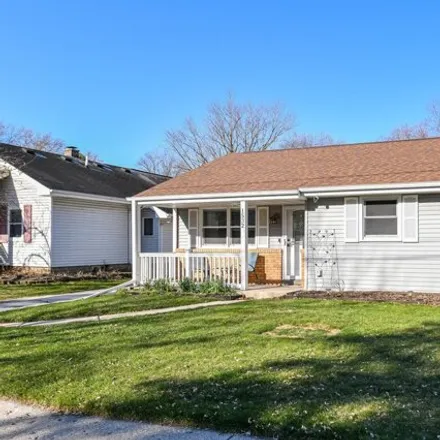 Buy this 2 bed house on 1532 Murray Avenue in Waukesha, WI 53186