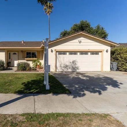 Buy this 3 bed house on 1900 Cerra Vista Drive in Hollister, CA 95023