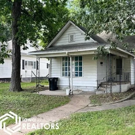 Buy this 2 bed house on 1625 Locust St in Ottumwa, Iowa