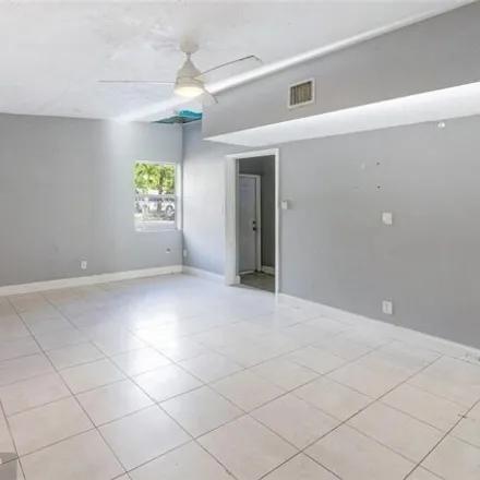 Image 8 - 1612 Northwest 16th Way, Fort Lauderdale, FL 33311, USA - House for sale