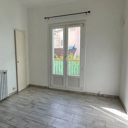 Image 1 - 4 Place Jean Moulin, 66000 Perpignan, France - Apartment for rent