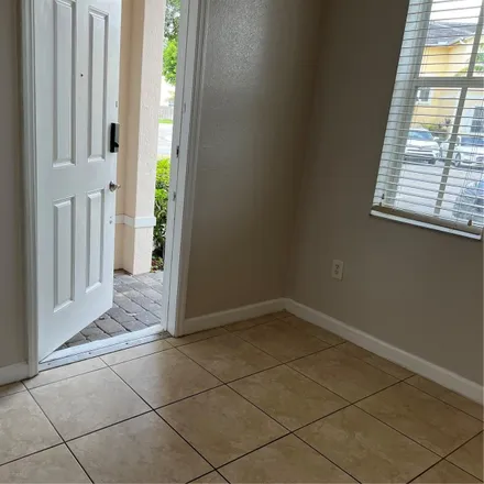 Image 2 - 2815 Southeast 5th Place, Homestead, FL 33033, USA - Townhouse for rent