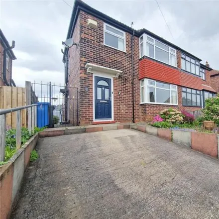 Buy this 3 bed duplex on Orme Avenue in Middleton, M24 1ES
