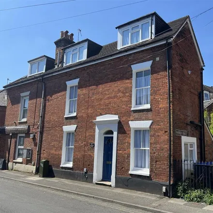 Rent this 3 bed townhouse on Brewery Lane in Salisbury, SP1 2LJ