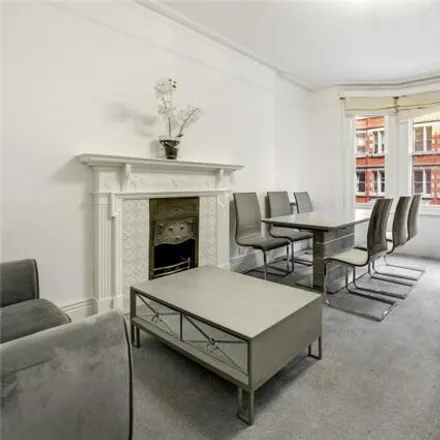 Rent this 5 bed room on Clarence Gate Gardens in 64-84 Glentworth Street, London