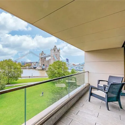 Rent this 2 bed apartment on Wessex House in Earls Way, London