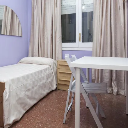 Rent this 3 bed room on Carrer de Palència in 31-33, 08027 Barcelona