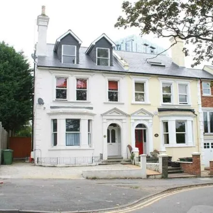 Rent this 2 bed apartment on Station Road in Corner Hall, HP1 1HZ