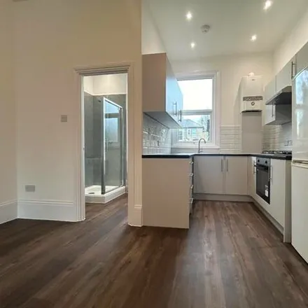 Image 3 - 65 Windsor Road, London, E7 0QY, United Kingdom - Apartment for rent