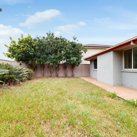 Rent this 3 bed townhouse on 25 Buckingham Place in Eight Mile Plains QLD 4113, Australia