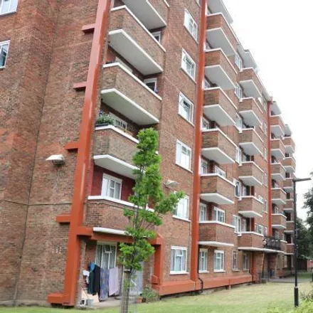 Image 1 - Jarman House, Jubilee Street, Ratcliffe, London, E1 3AT, United Kingdom - Apartment for rent