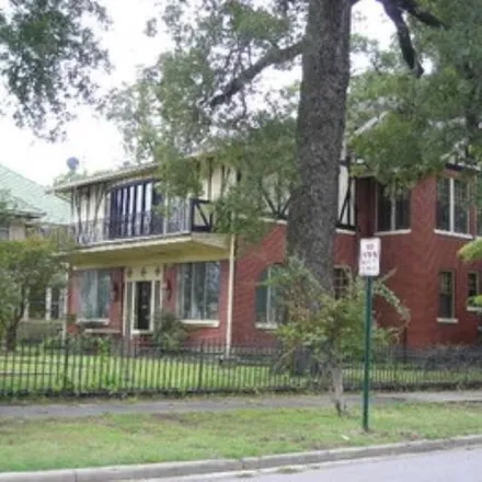 Buy this 4 bed house on 687 South Beech Street in Pine Bluff, AR 71601