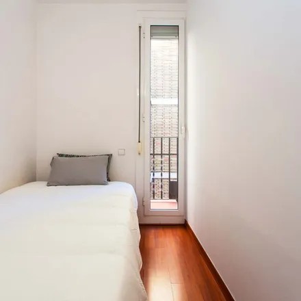 Image 5 - Carrer del Torrent de l'Olla, 28, 08001 Barcelona, Spain - Apartment for rent