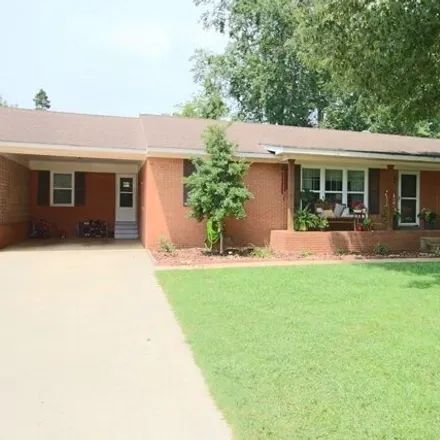 Buy this 3 bed house on 363 Armory St in Huntingdon, Tennessee