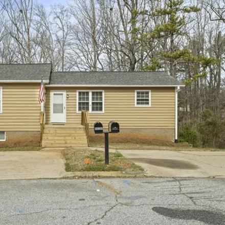 Buy this studio house on 4020 Pebblebrook Court in Spartanburg County, SC 29301