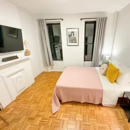 Rent this 1 bed apartment on 1727 2nd Avenue in New York, NY 10128
