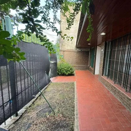 Buy this 3 bed house on Centenario y Francia in Avenida Centenario, Partido de Quilmes