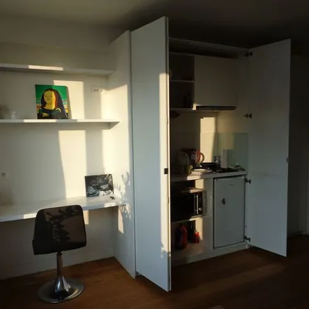 Rent this 1 bed apartment on Mont du Cinquantenaire - Jubelberg 1 in 1040 Etterbeek, Belgium