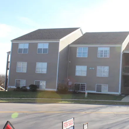 Buy this 3 bed condo on 858 Malabu Drive in Lexington, KY 40502