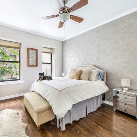 Image 4 - 323 East 8th Street, New York, NY 10009, USA - Apartment for sale