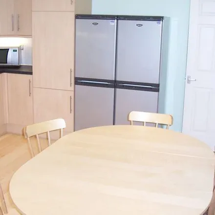 Rent this 6 bed townhouse on Carberry Road in Leeds, LS6 1QE